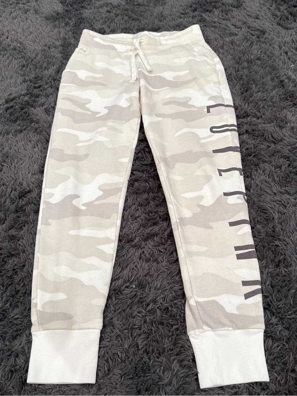Victoria’s Secret LOVE PINK Gray and Beige Camo Zip Hoodie & Jogger Set - Picture 4 of 6